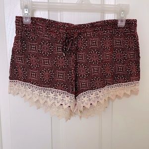 Boho Breeze Ever burgundy and ivory shorts